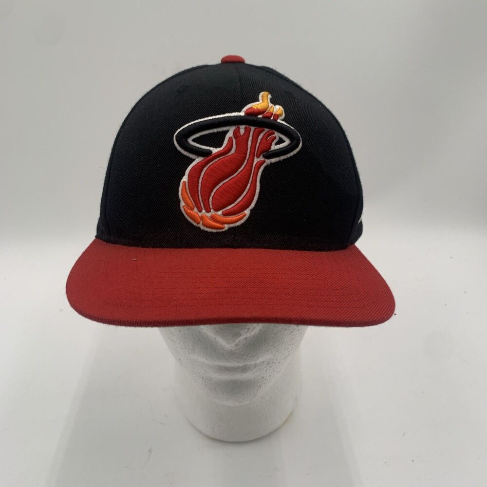 Miami Heat Hat Cap Snapback Black Red Mitchell & Ness NBA Hardwood Classics